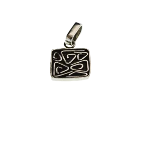 Dije-con-sello-triangulos