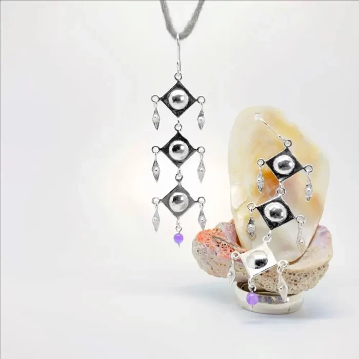 Aretes-con-tres-rombos-lisos